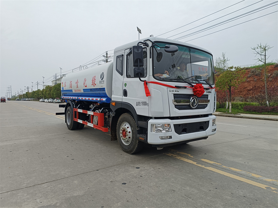 東風(fēng)15噸灑水車(chē)-15方灑水車(chē) 東風(fēng)15噸灑水車(chē)-15方灑水車(chē)